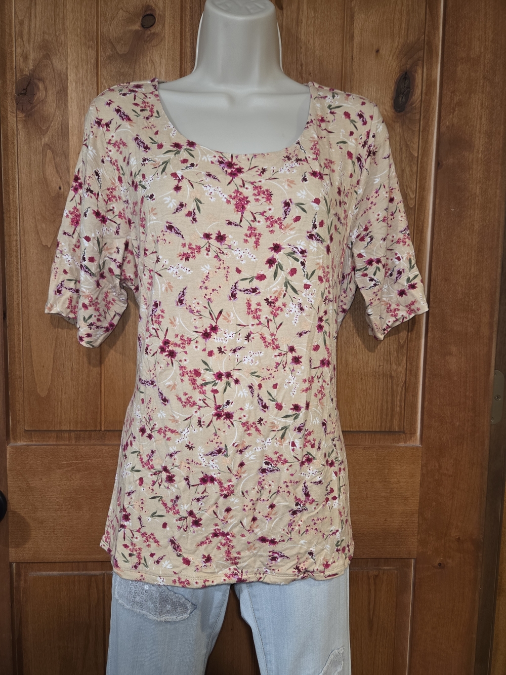 Chico's Beige Floral Scoop Neck Short Sleeve‎ Top
